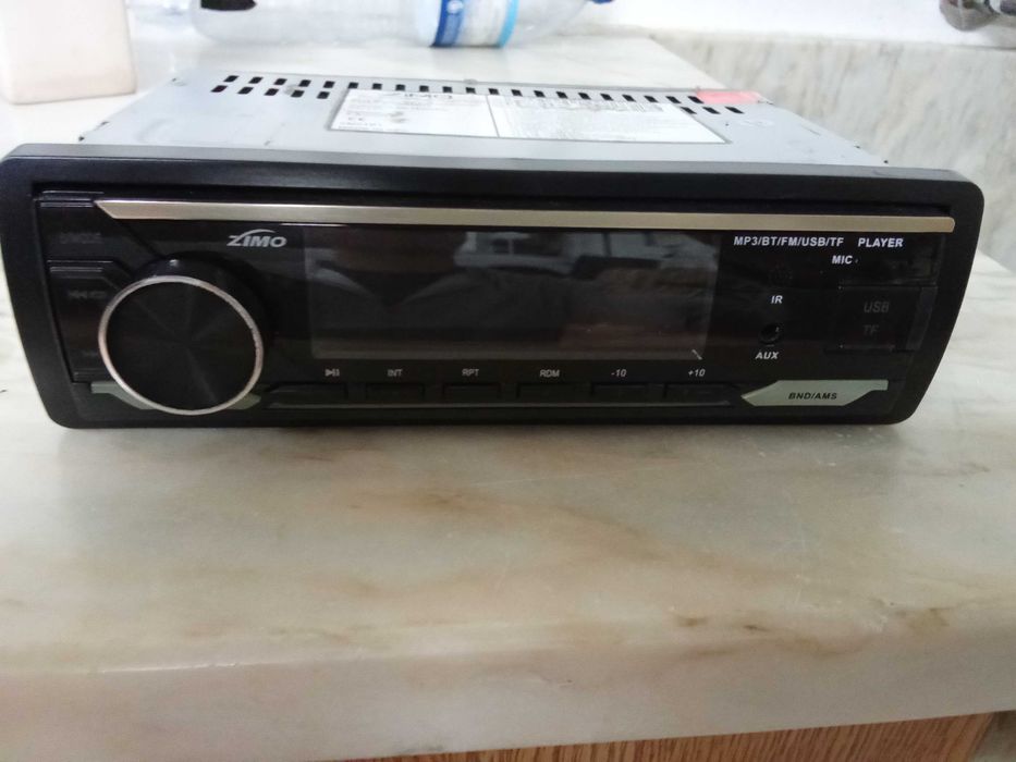 Auto radio Zimo.