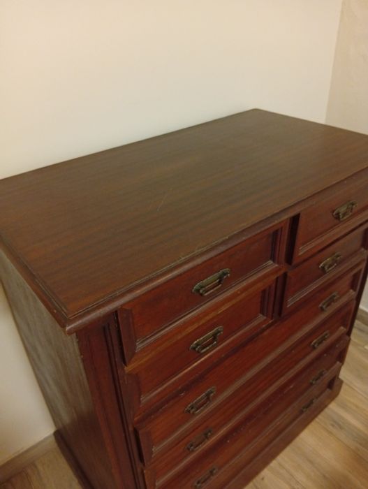 Cómoda em mogno  bom estado