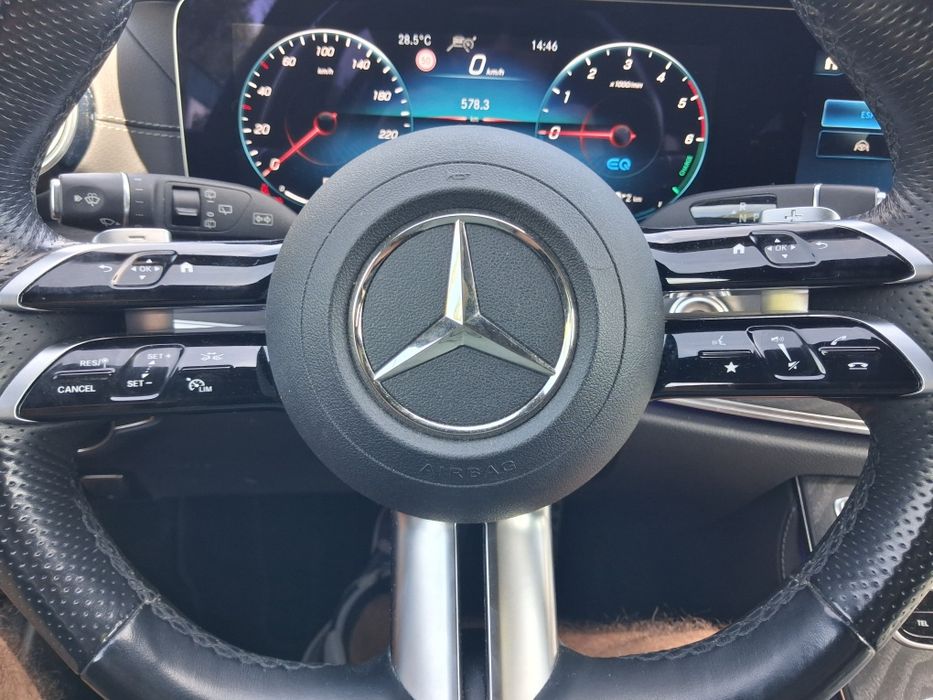 Mercedes-Benz E 300 de 4MATIC Estate, AMG Line, híbrido plug-in Diesel, de 2022, com 162.018 km.