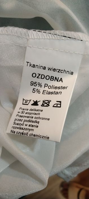 Piękna, długa sukienka imprezowa
