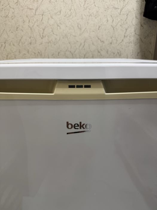 Морозильна камера beko FNE1072