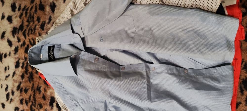 Віддам безкоштовно чоловічі рубашки м, л, хл