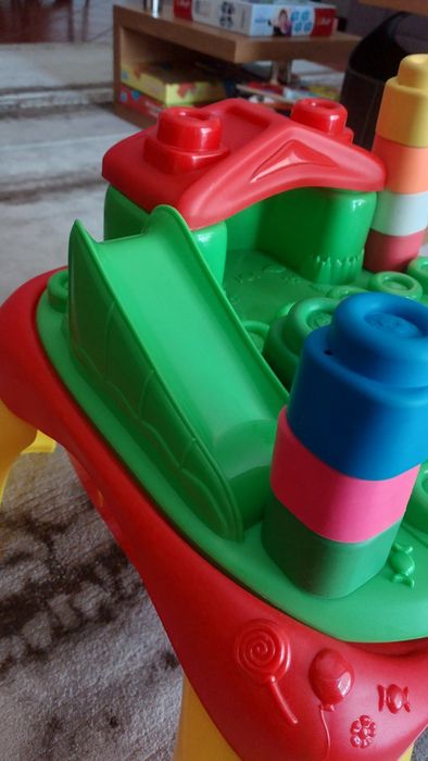 Mesa de legos clementoni