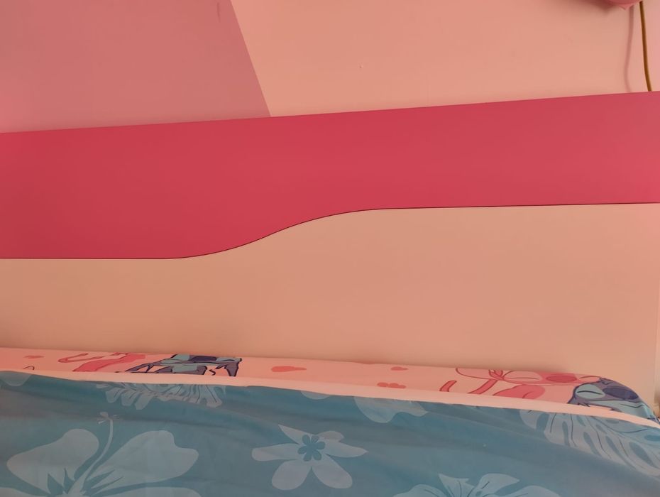 Cama de solteiro completamente nova