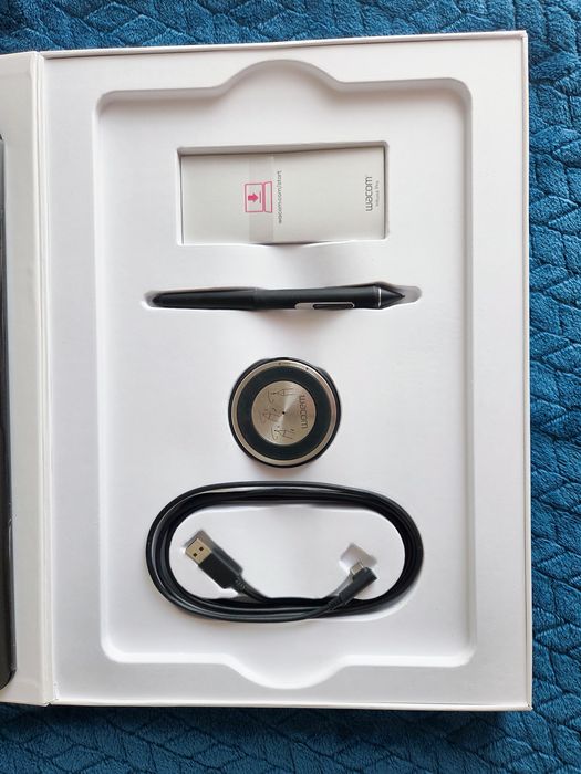 Tablet Wacom Intuos Pro M + rękawiczka