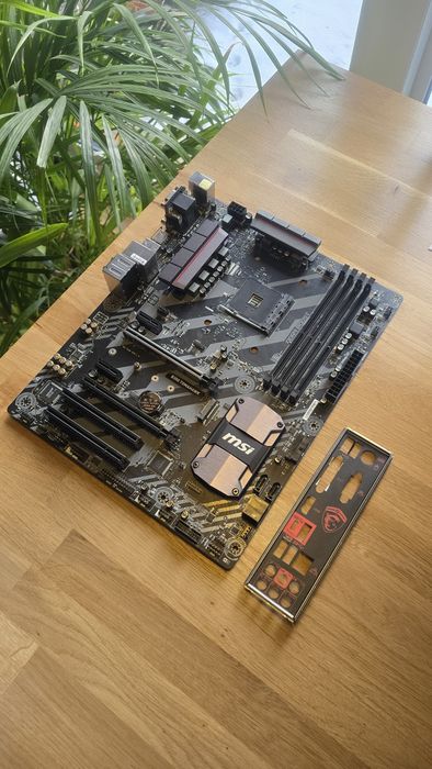 MSI B350 Tomahawk