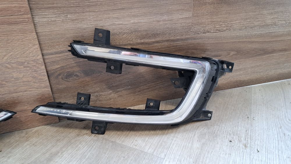 VW Golf VII E-GOLF GTE halogeny prawy lewy DRL LED