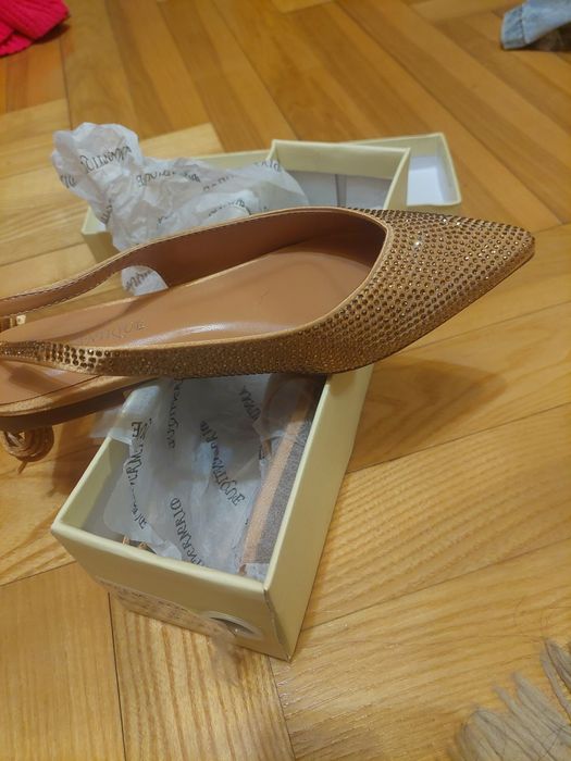 Buty damskie z cyrkoniami