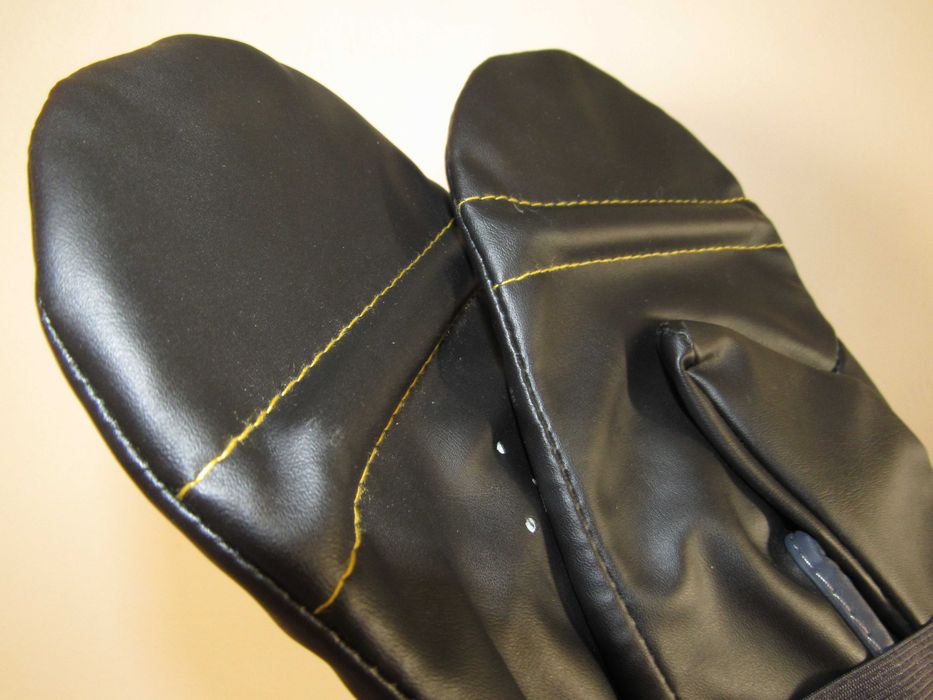 Бинты Decathlon, перчатки Everlast (некомплект)