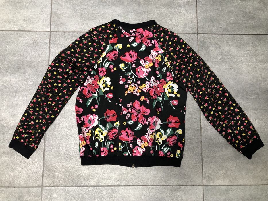Bluza cienka kurtka w kwiaty