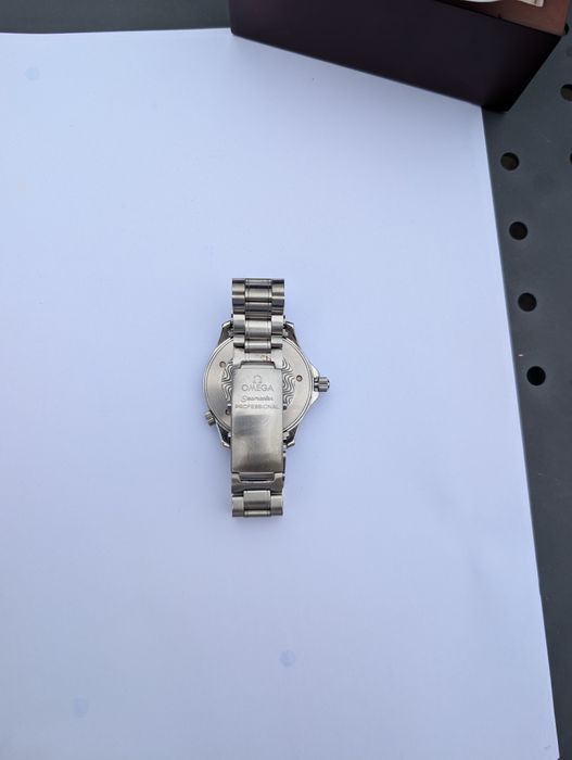 Vendo Omega Seamaster mostrador preto