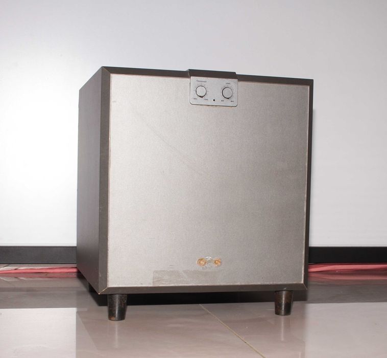 Сабвуфер активний Ultimate 250 Ватт