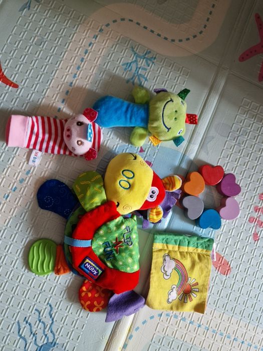 Дитячі розвиваючі іграшки