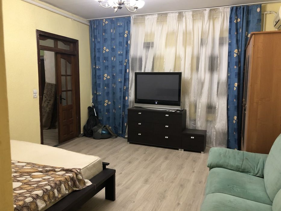 Сдам домик Аркадия 3 к+ кабинет,большой участок, животных можно!