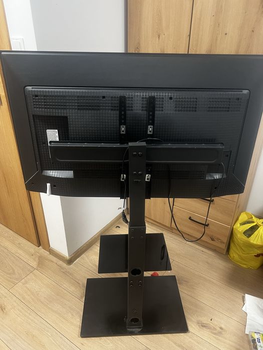Smart TV telewizor TCL 43C655 QLED ze stojakiem 43 w dobrym stanie