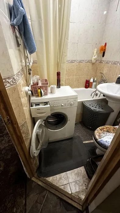 Продам 2-комн квартиру в районе Волжская ул.