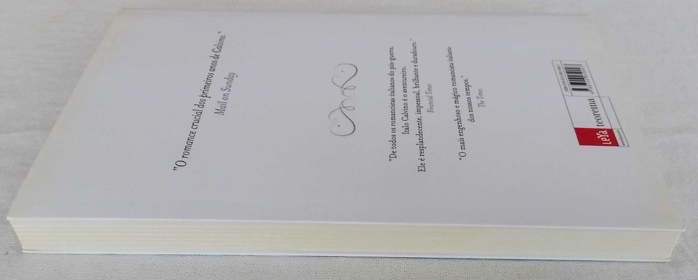 Livro O Atalho dos Ninhos de Aranha de Italo Calvino [Portes Grátis]