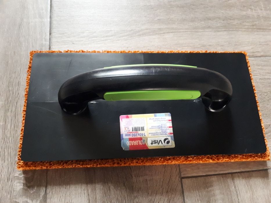 Терка для затирки швов плитки