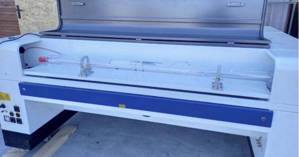 Лазерний станок ЧПУ