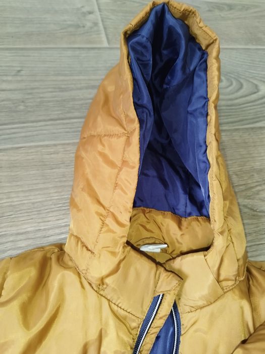 Куртка НМ в ідеальному стані  2-3 роки