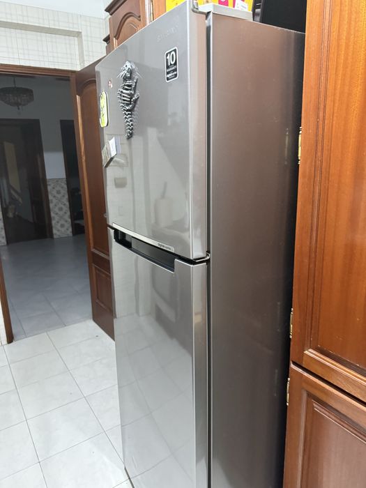 Frigorífico No Frost, 322L - RT32FARADSA