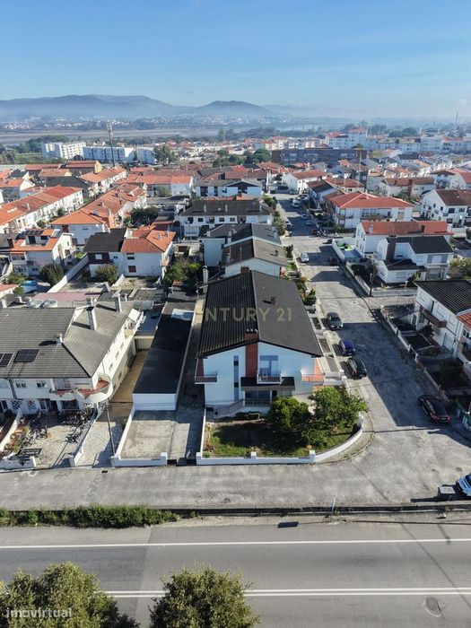 Apartamento T2 em Darque, Viana do Castelo com garagem fechada e arrum