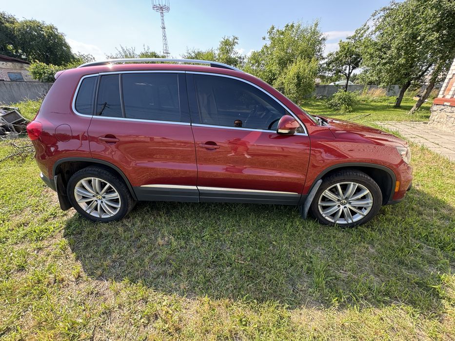 Volkswagen Tiguan 2016 VIN WVGAV7AX0GW058588 фото оголошення 2 з 15