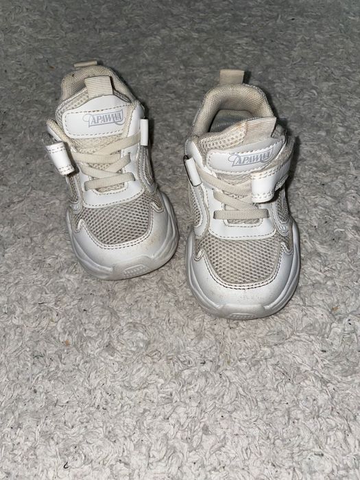 Кросівки дитячі білі