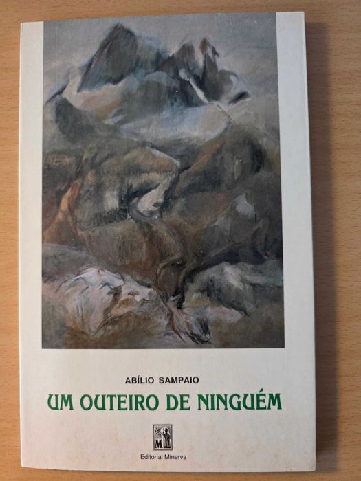 Livro "Da Ressurreição do Espanto" de Ângelo Rodrigues e "Um Outeiro de Ninguém" de Abílio Sampaio