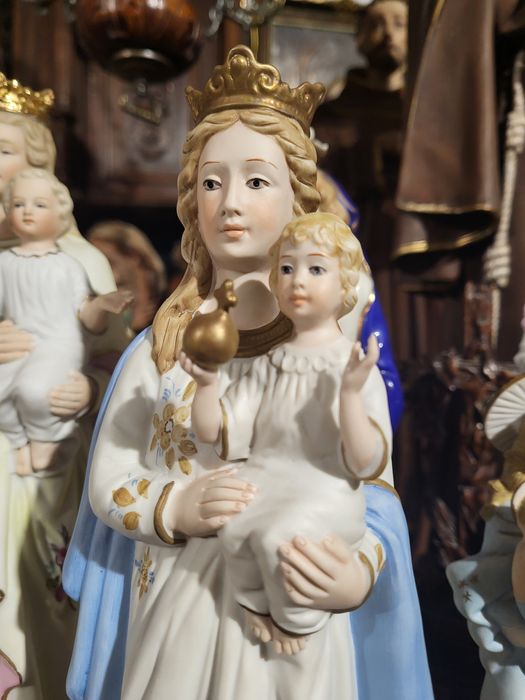 Biskwit Matka Boża Królowa Maryja