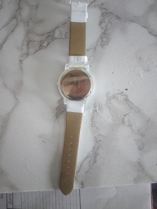 Продам жіночий годинник.