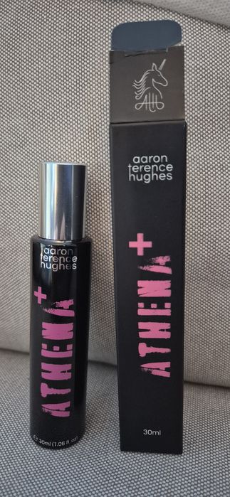 Aaron Terence Hughes - vários