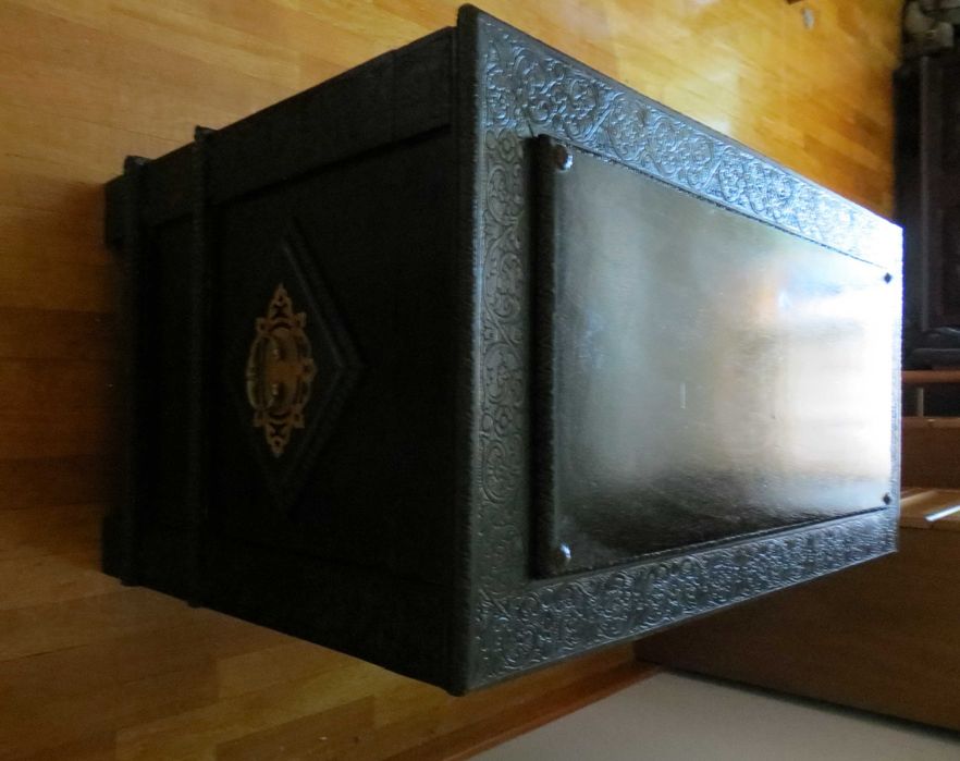 Móvel Mala Madeira Africana, c/ 2 gavetas exteriores - E. Impecável