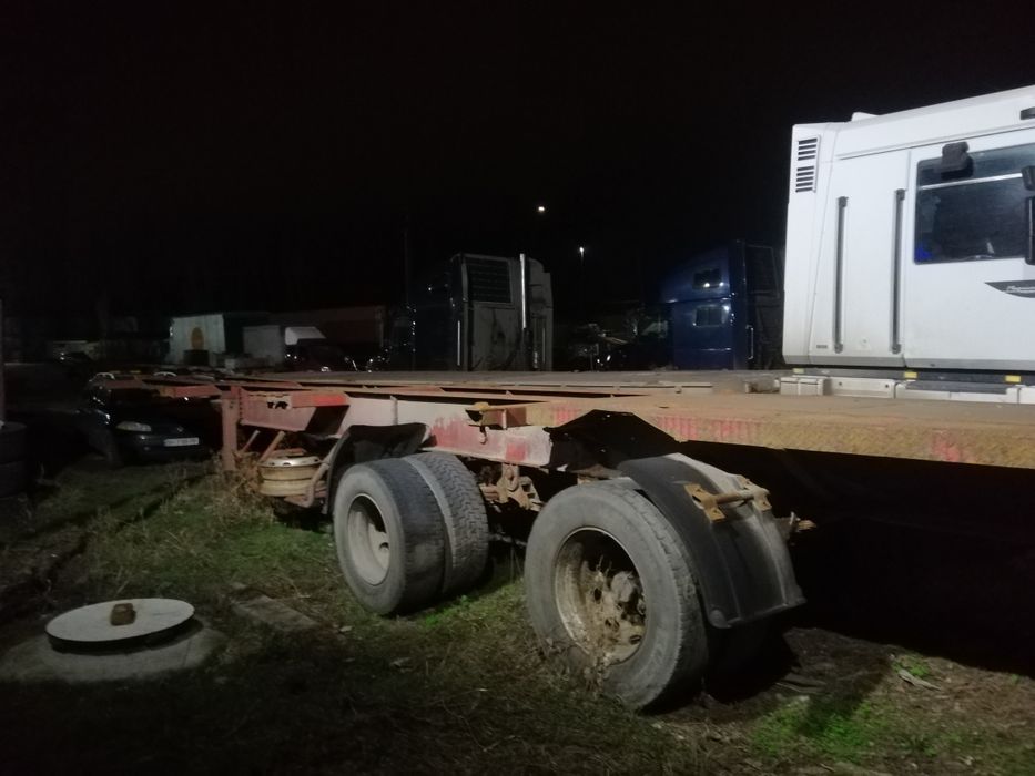 Полуприцеп контейнеровоз