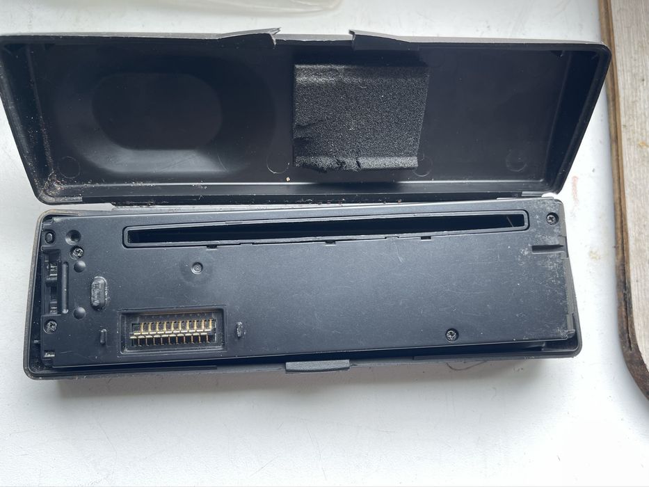 Автомагнітола Alpine CDE-120 RR