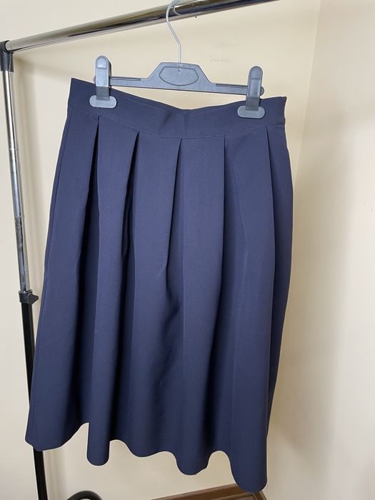 Жіноча спідниця міді