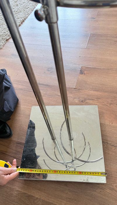 Expositor Profissional Cromado - 4 Braços Ajustáveis