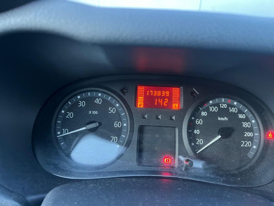 Renault Clio 1.5 dci -2 lugares