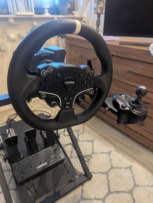 Zestaw MOZA R5 + pedały SR-P (load cell) + sprzęgło + shifter + stojak ...