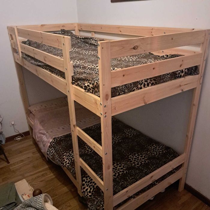 Beliche Mydal com dois colchões Agotnes