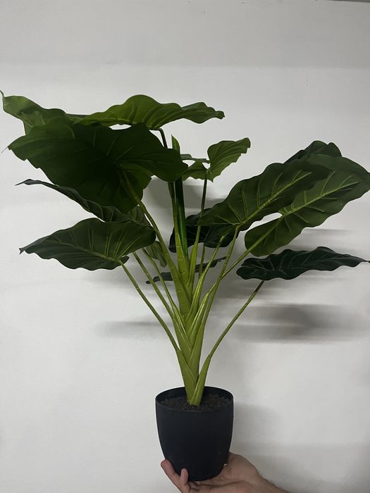 Planta artificial cerca de 70 cm