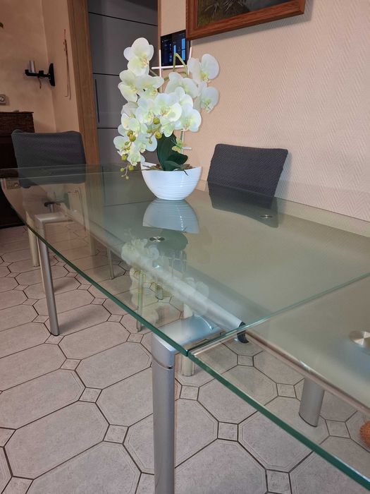 Stół szklany do jadalni, rozkładany