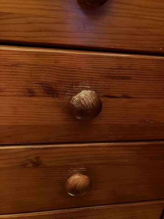 Cómoda Cerne em madeira maciça – robusta e intemporal