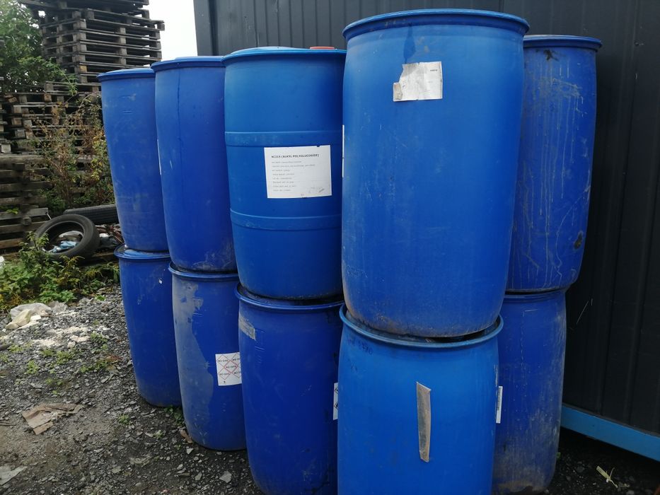 Beczki plastikowe 200l