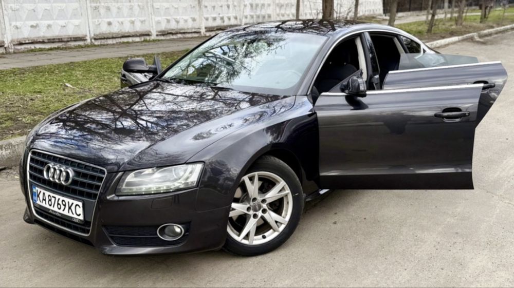 Audi a5 2011 2.0 бензин