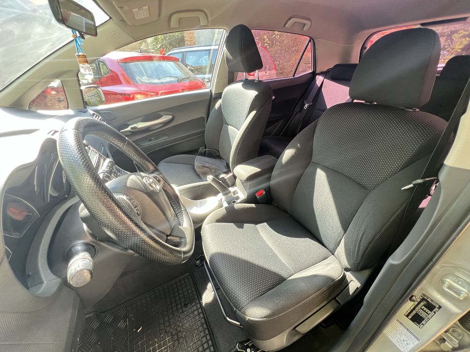 Продам Toyota Auris 2011