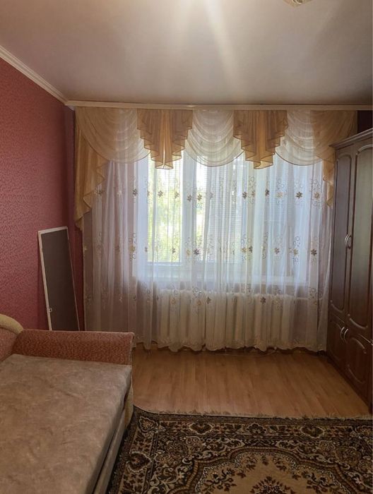 Оренда кімнати в гуртожитку .