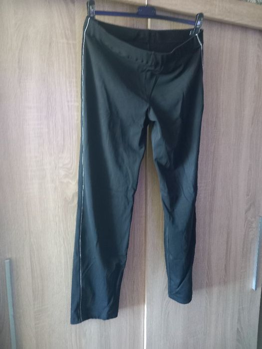 Cienkie sportowe leginsy damskie rozmiar L
