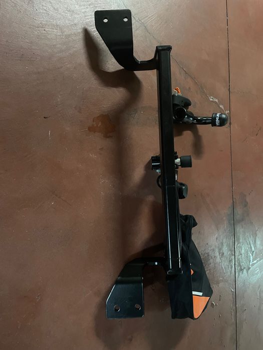 Suporte de reboque completo para Toyota Auris carrinha Hibrido