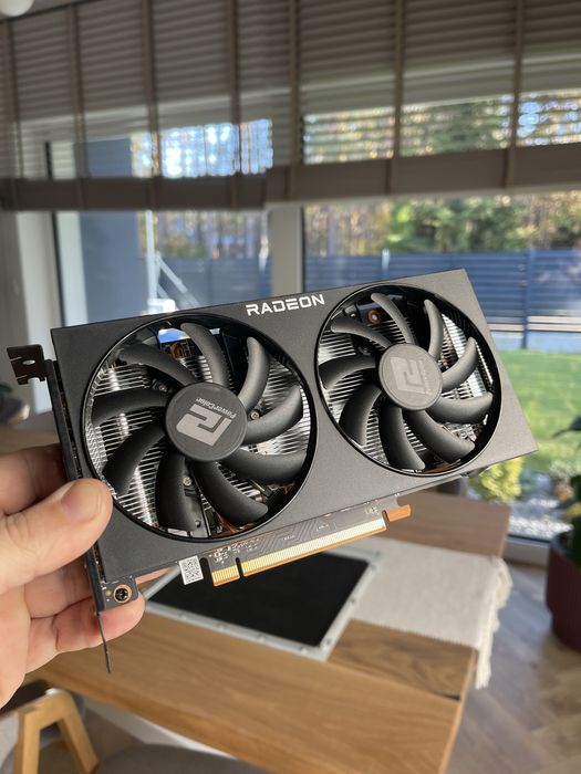 Komputer Ryzen 5 3600, 32 gb ram, 1T, RX6600 monitor 24”